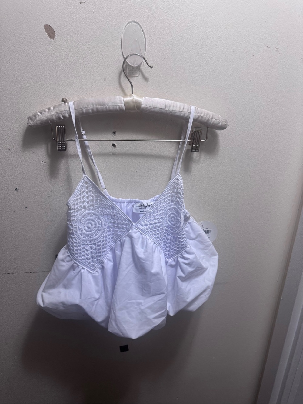 Jolie & Joy White Crochet Bust Camisole Top - Women size small